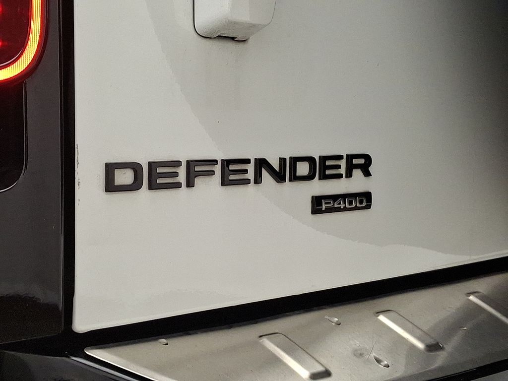 Thumbnail: 2023 Land Rover Defender - 32