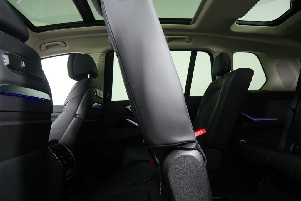 2023 BMW X7 xDrive40i 17
