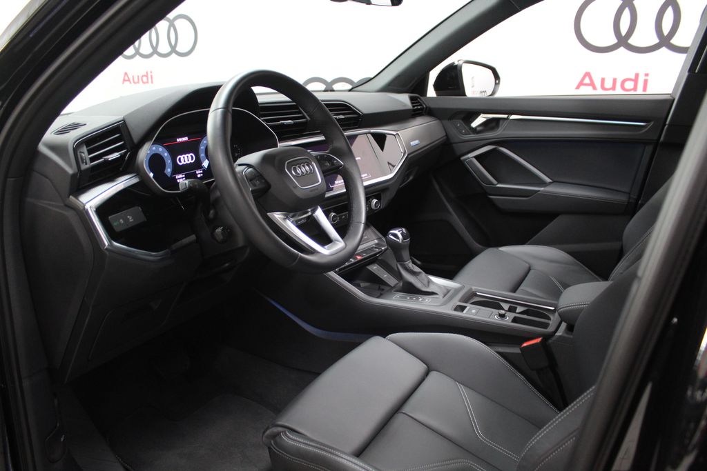 Thumbnail: 2023 Audi Q3 - 11