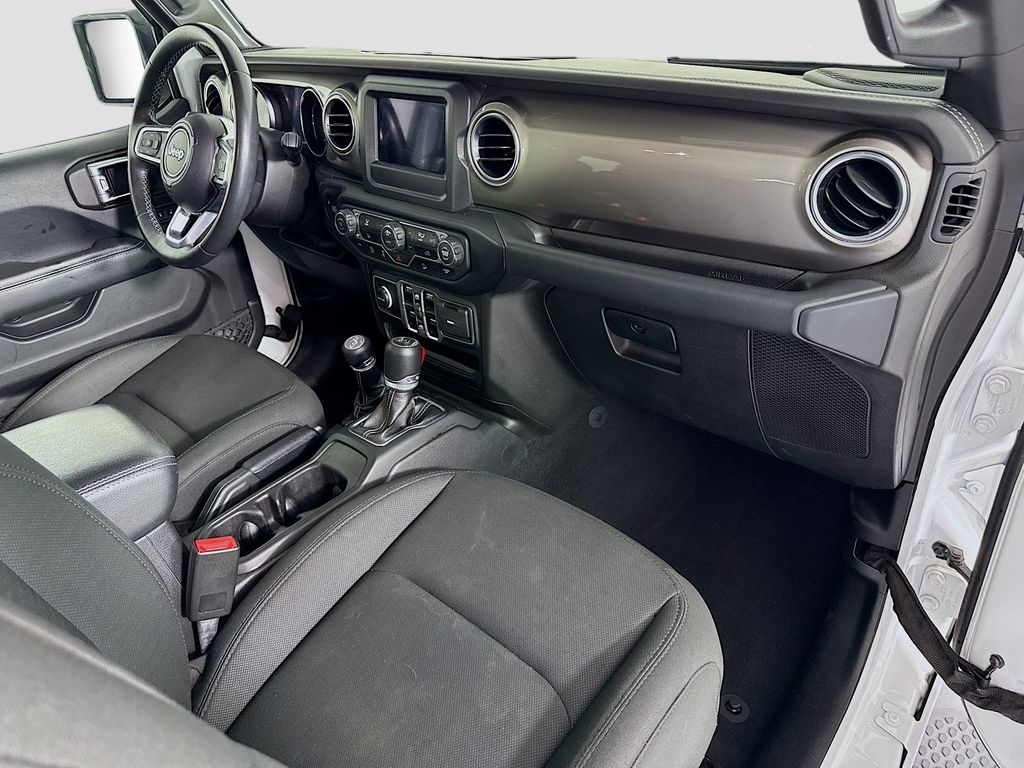 Thumbnail: 2019 Jeep Wrangler - 17