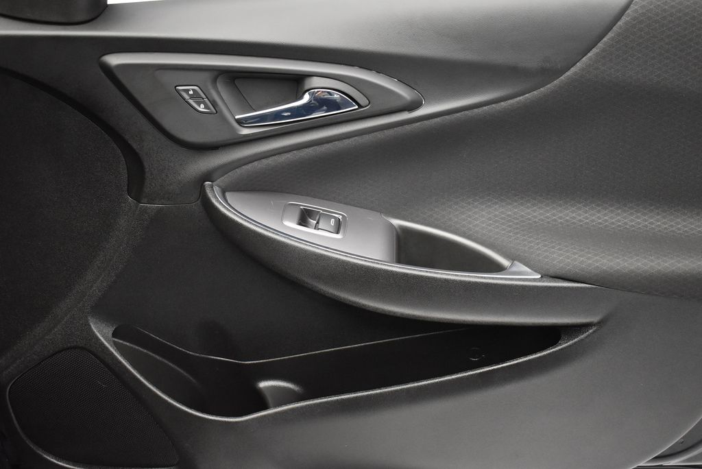 Thumbnail: 2022 Chevrolet Malibu - 22