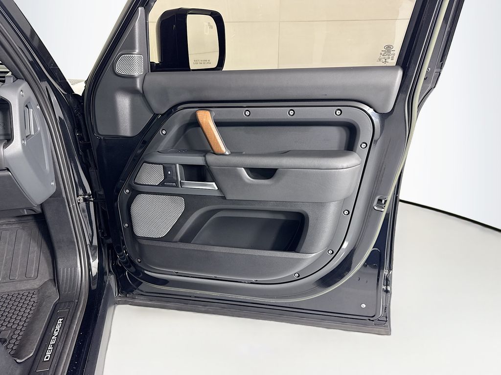 Thumbnail: 2023 Land Rover Defender - 26