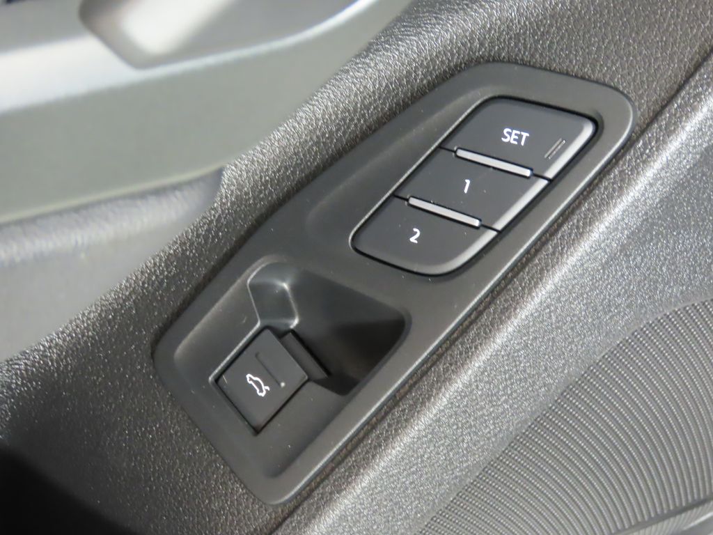 Thumbnail: 2025 Audi Q3 - 32