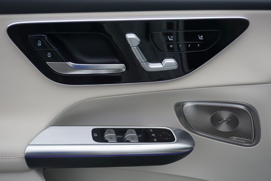 Thumbnail: 2026 Mercedes-Benz GLC - 23