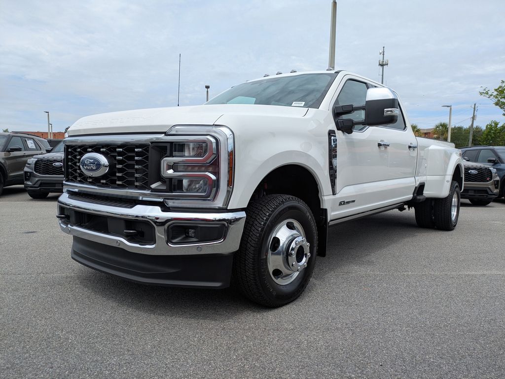 2026 Ford F-350 Super Duty LARIAT