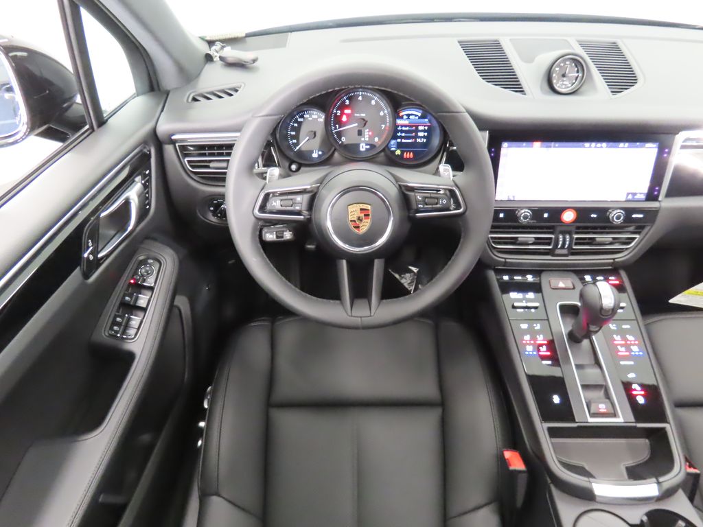 Thumbnail: 2026 Porsche Macan - 16