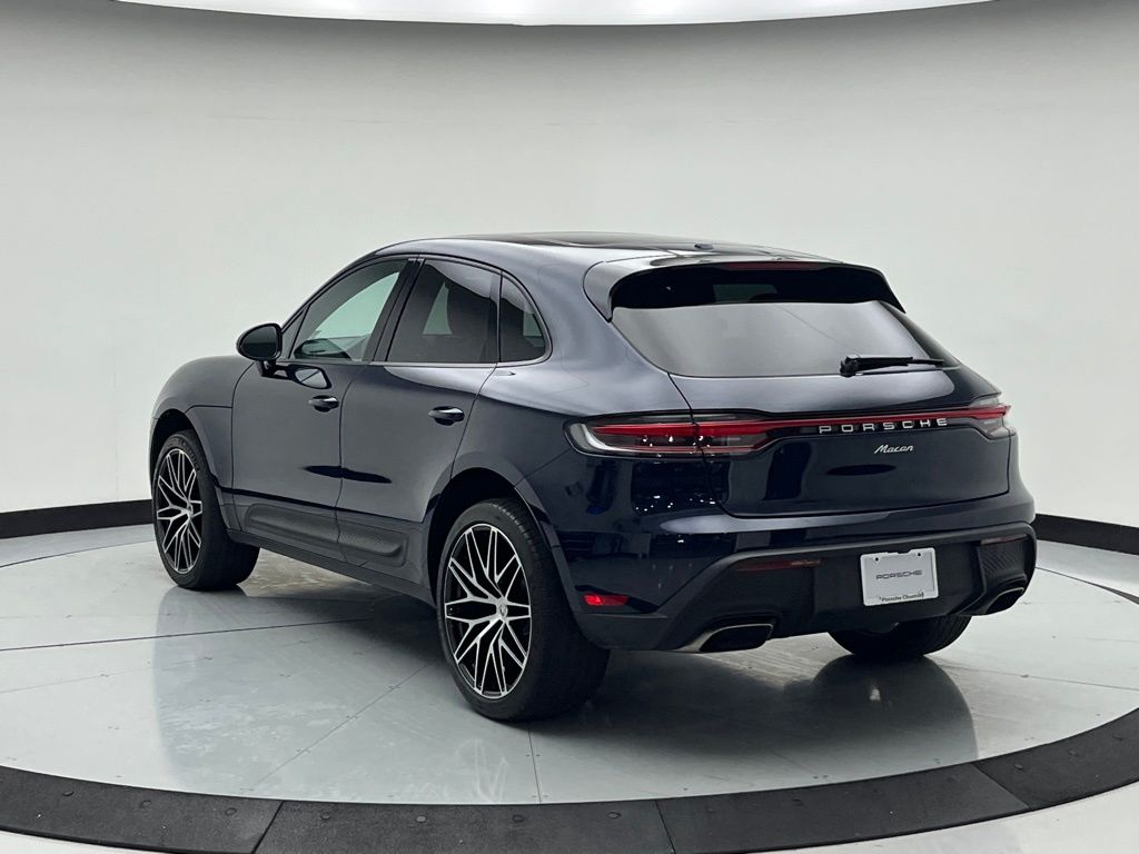 Thumbnail: 2022 Porsche Macan - 3