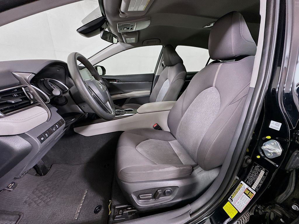 Thumbnail: 2022 Toyota Camry - 20