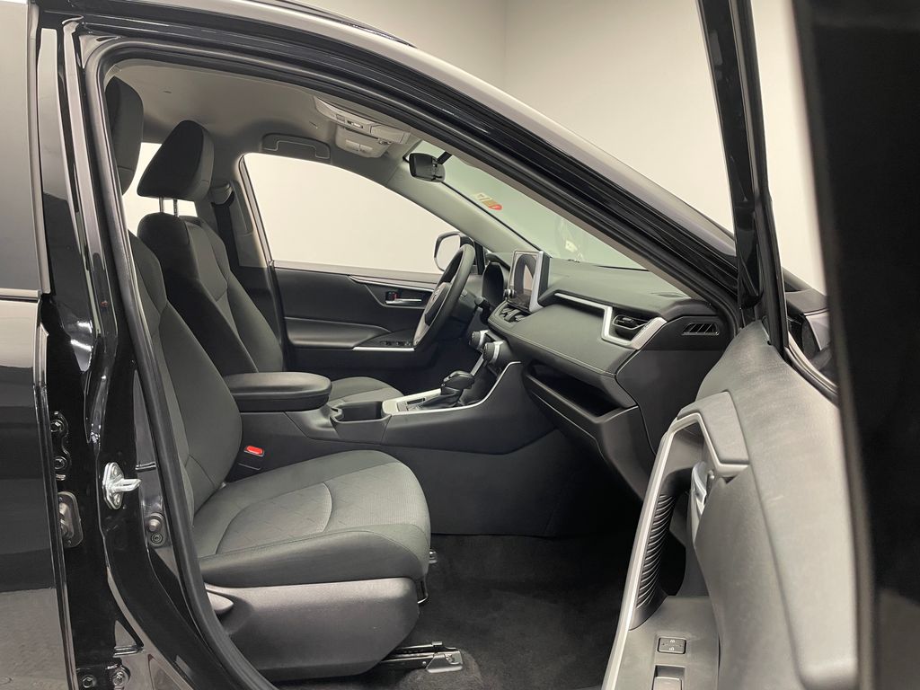 2024 Toyota RAV4 XLE 20