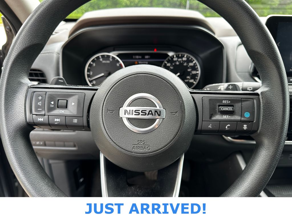 2021 Nissan Rogue SV photo