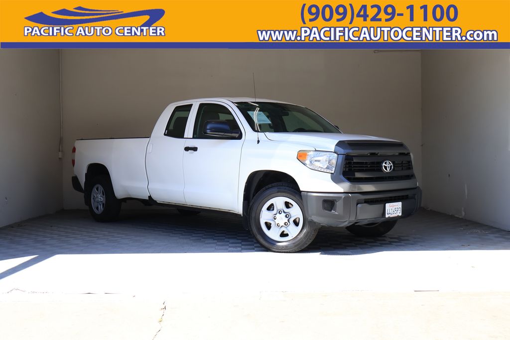 Super White 2016 Toyota Tundra Pickup Truck 4X2 6-Speed Automatic Overdrive
