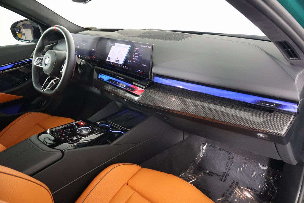 Thumbnail: 2025 BMW M5 - 9