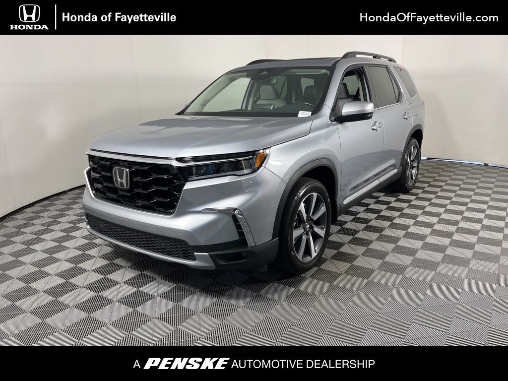 2023 Honda Pilot Touring -
                Fayetteville, AR