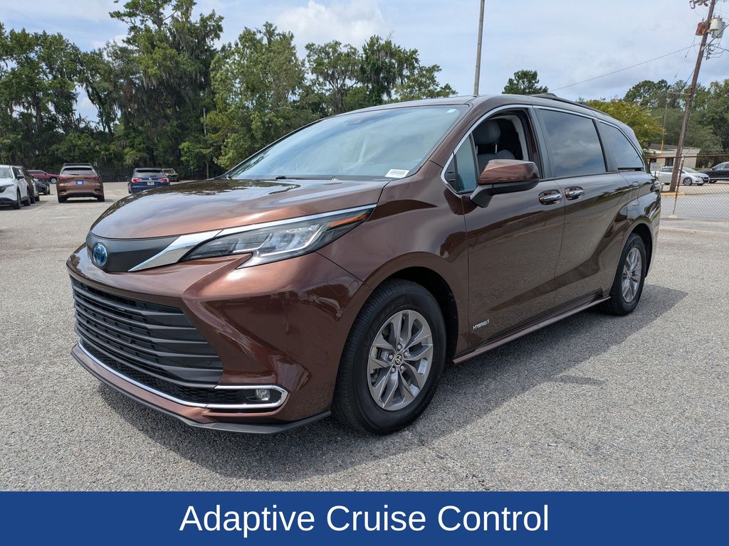 2021 Toyota Sienna XLE