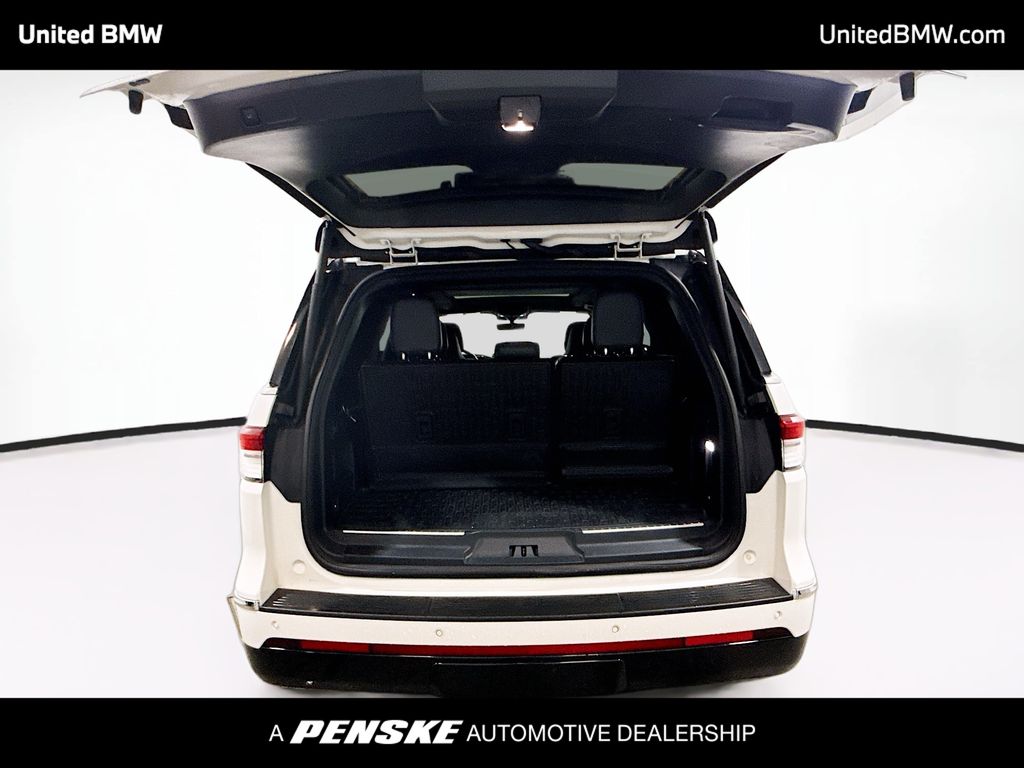 Thumbnail: 2024 Lincoln Navigator - 15
