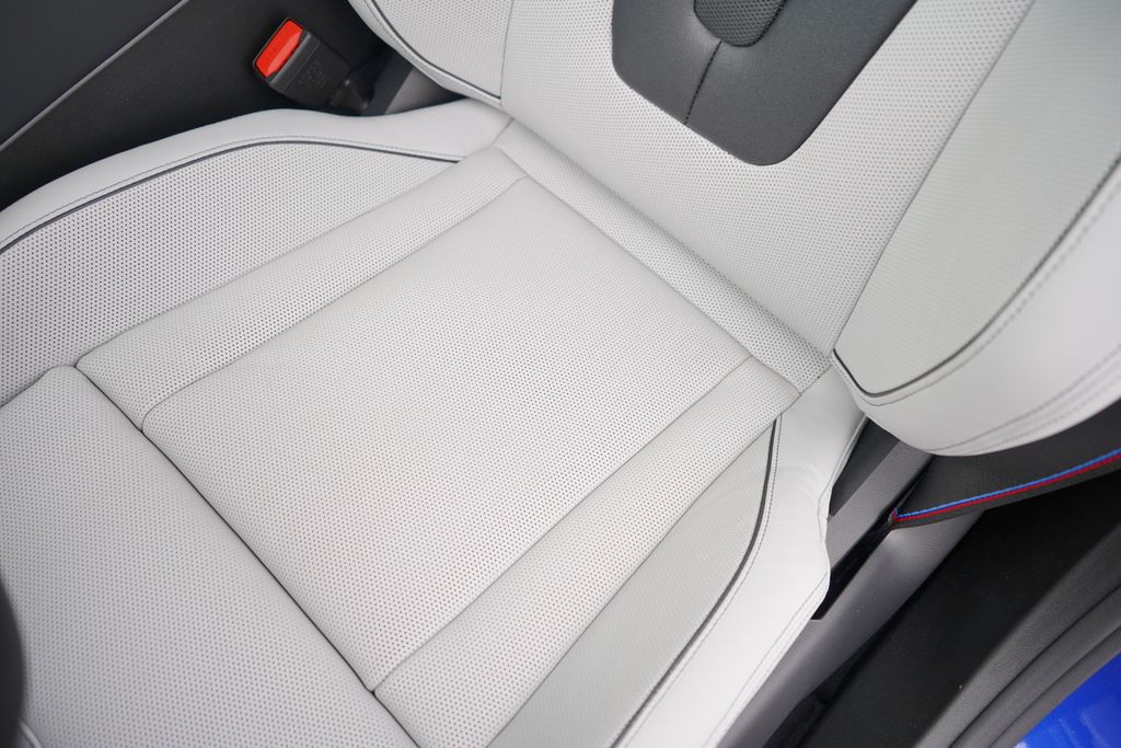 Thumbnail: 2026 BMW M5 - 14