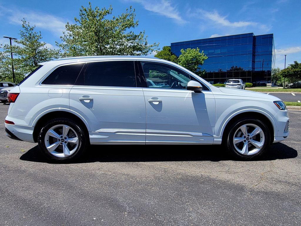 Thumbnail: 2023 Audi Q7 - 7