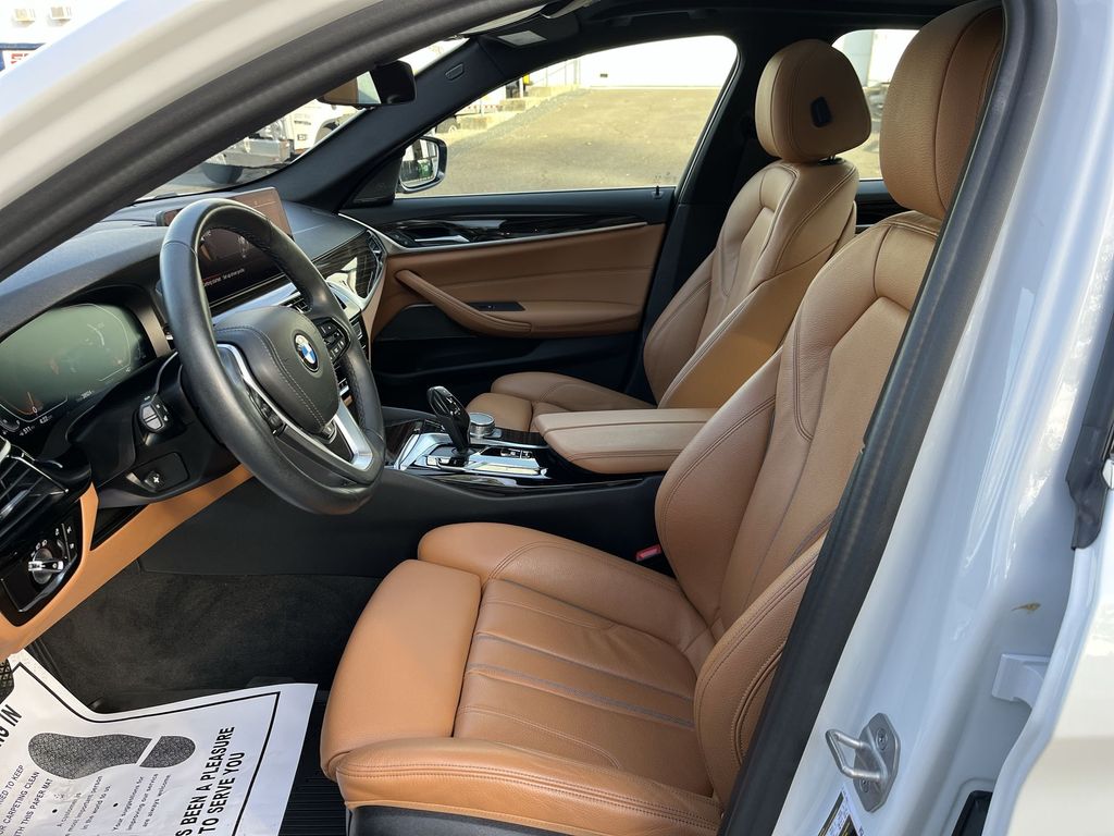 Thumbnail: 2022 BMW 5 Series - 11