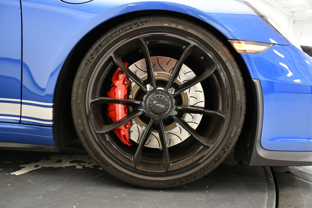 Thumbnail: 2015 Porsche 911 - 19