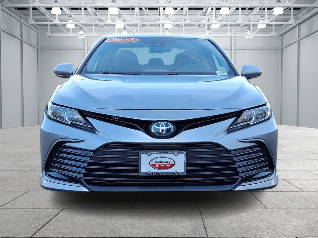 2022 Toyota Camry LE 2