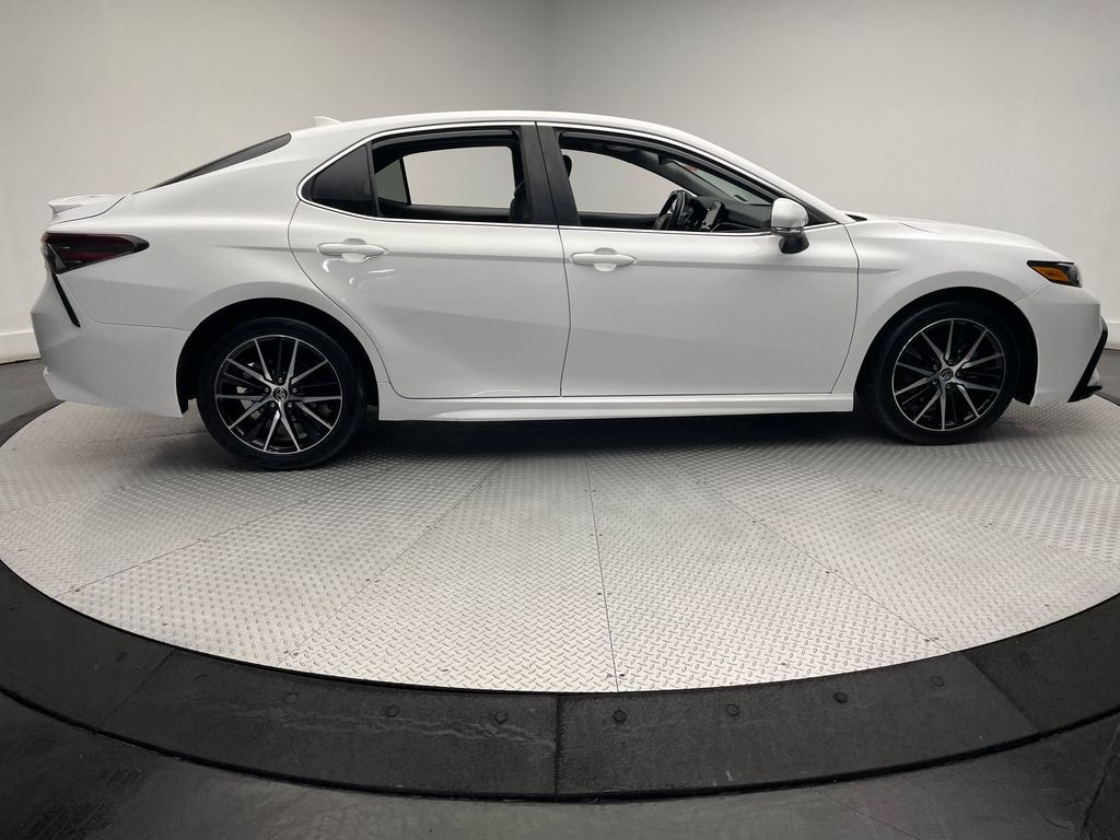 2023 Toyota Camry SE 4