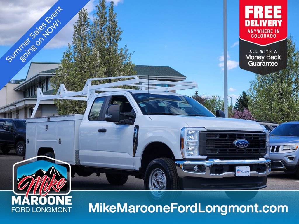 Oxford White 2026 Ford F-250 Super Duty Pickup Truck Four-Wheel Drive Automatic