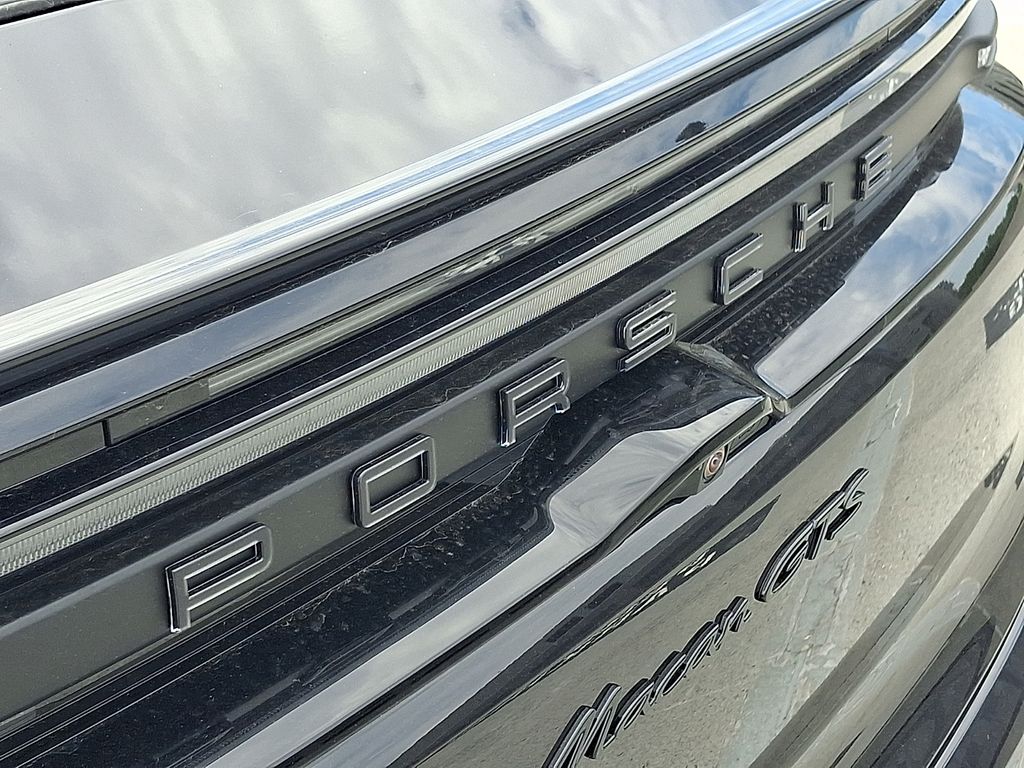Thumbnail: 2026 Porsche Macan - 30