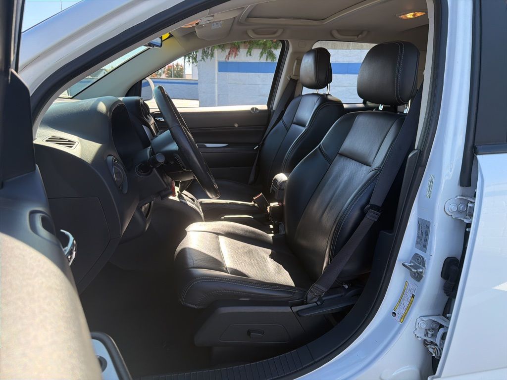 Thumbnail: 2016 Jeep Compass - 17