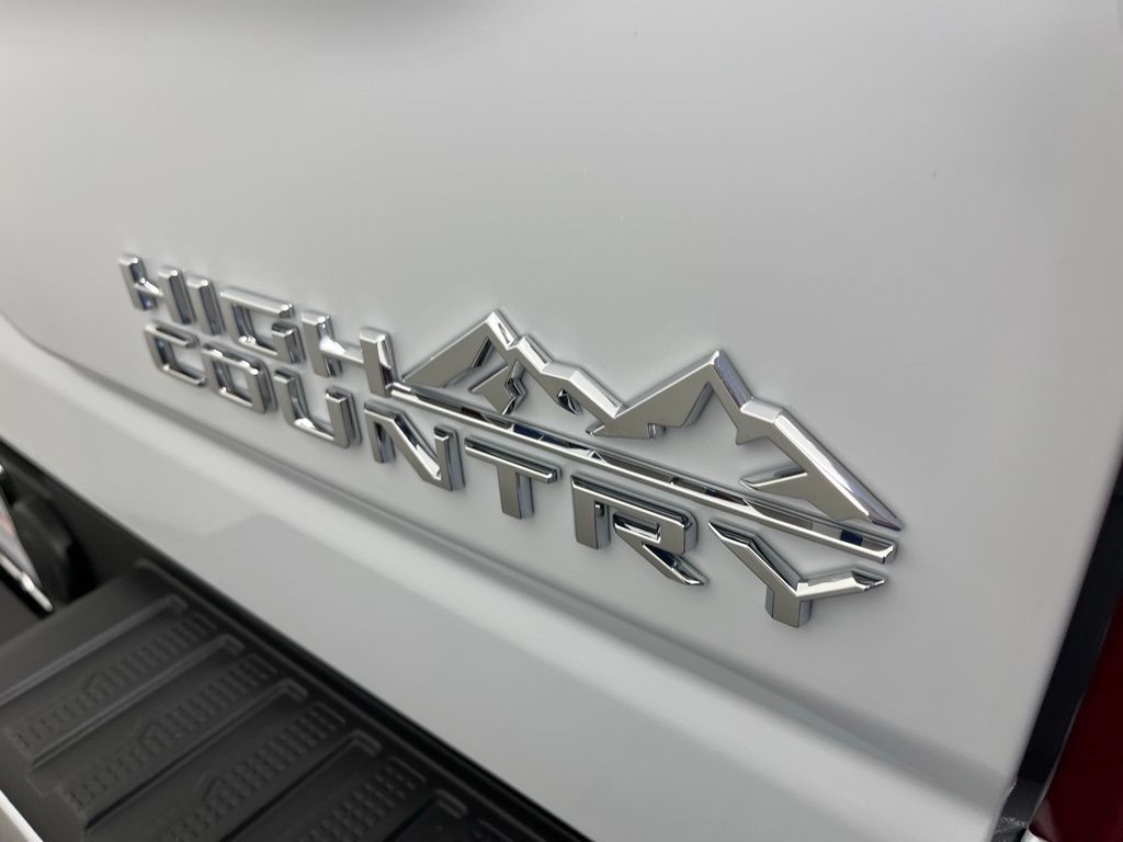 Thumbnail: 2026 Chevrolet Silverado 3500 - 22