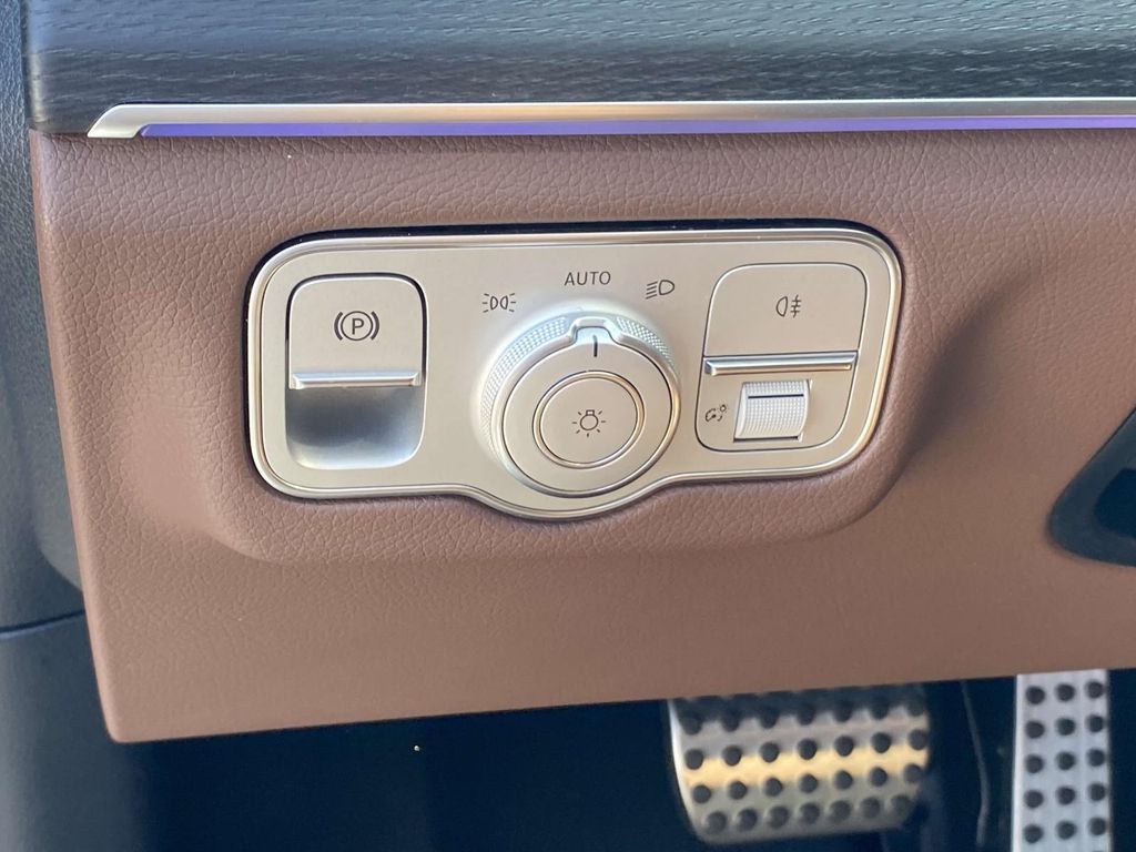 2025 Mercedes-Benz GLS 450 4MATIC 16