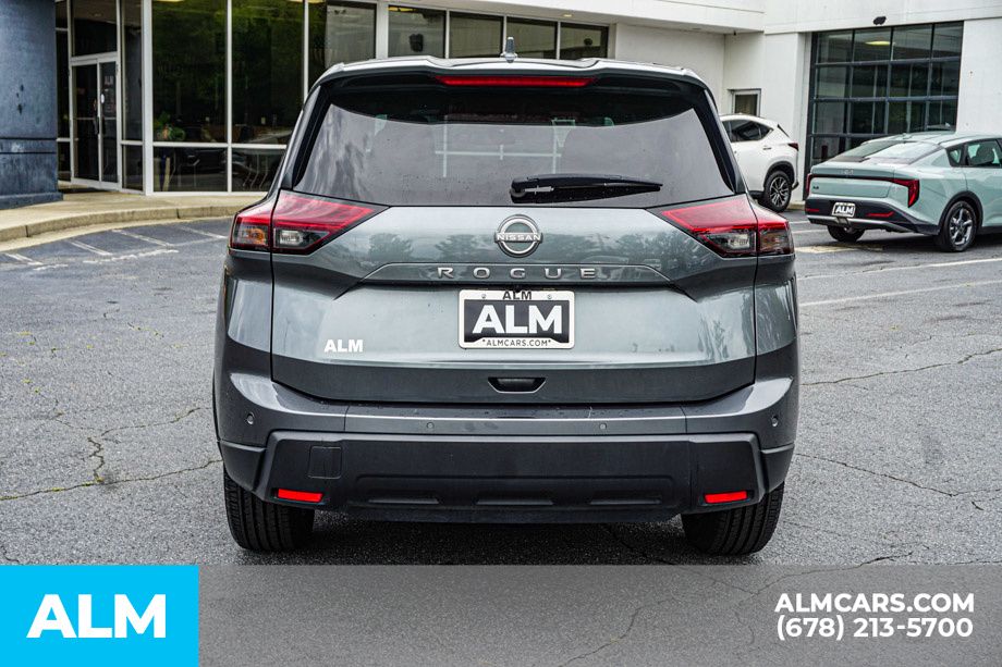 Used 2025 Gray Nissan SV image 10