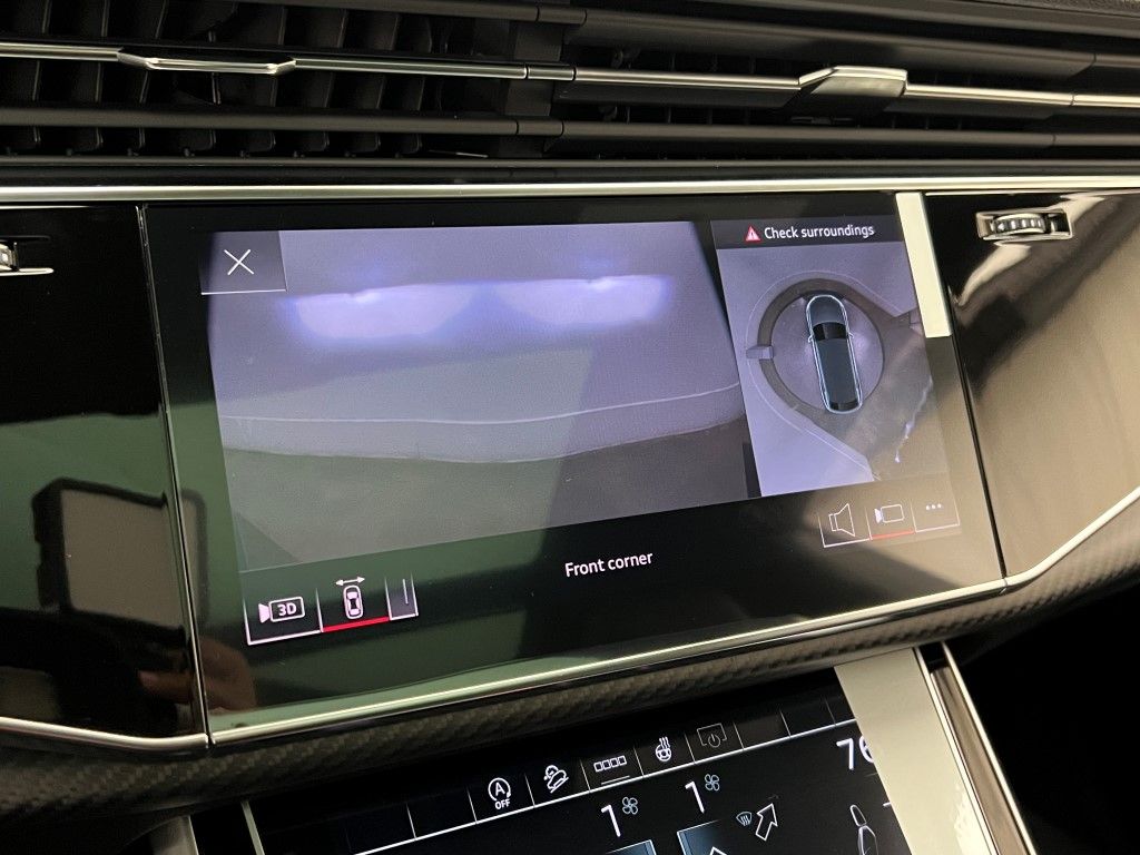 Thumbnail: 2026 Audi SQ8 - 32