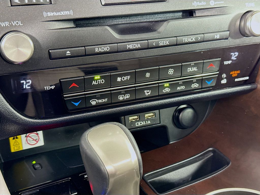 Thumbnail: 2022 Lexus RX - 16