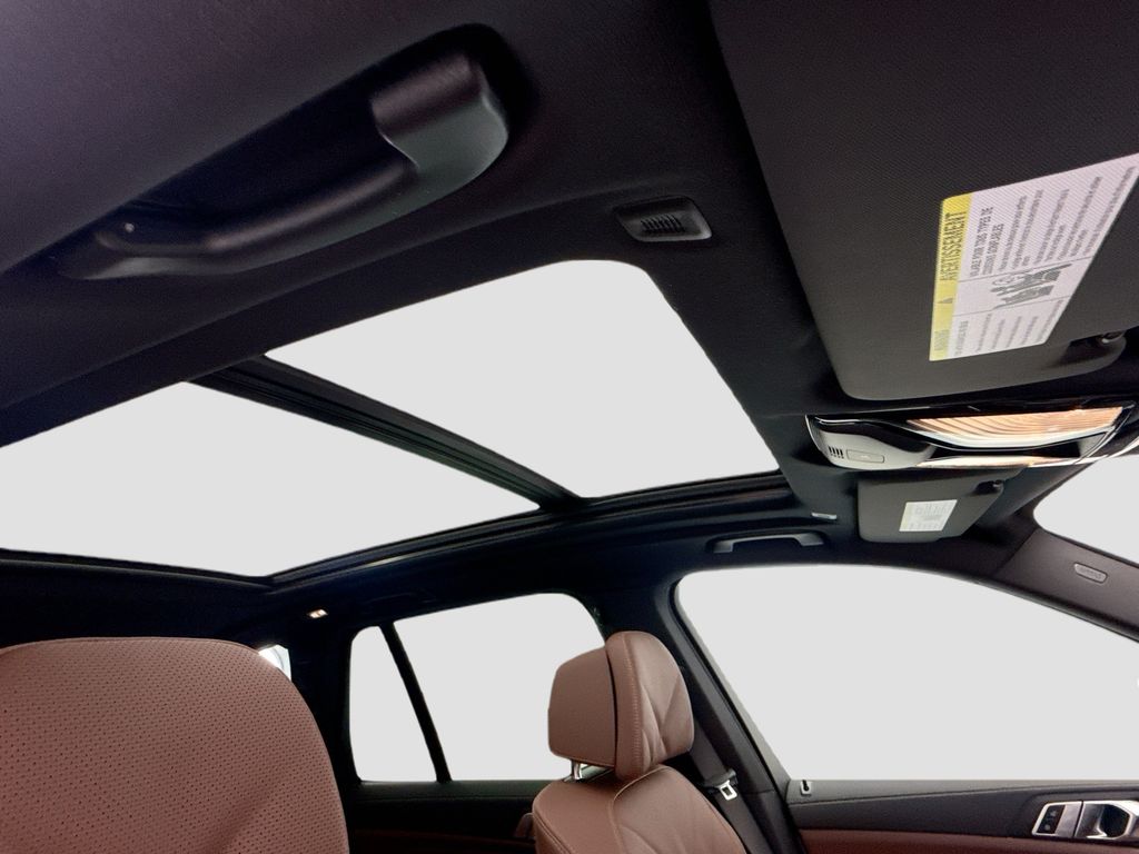 Thumbnail: 2026 BMW X5 - 17