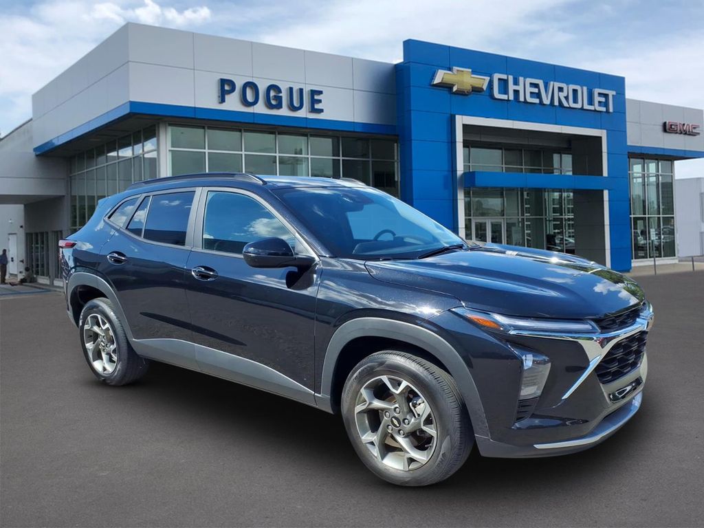 Mosaic Black Metallic 2025 Chevrolet Trax SUV / Crossover Front-Wheel Drive 6-Speed Automatic
