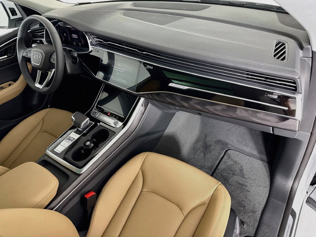 Thumbnail: 2027 Audi Q8 - 18