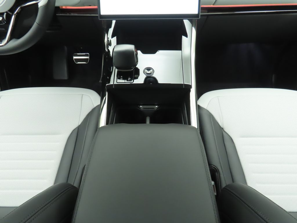 Thumbnail: 2025 Land Rover Range Rover Sport - 16