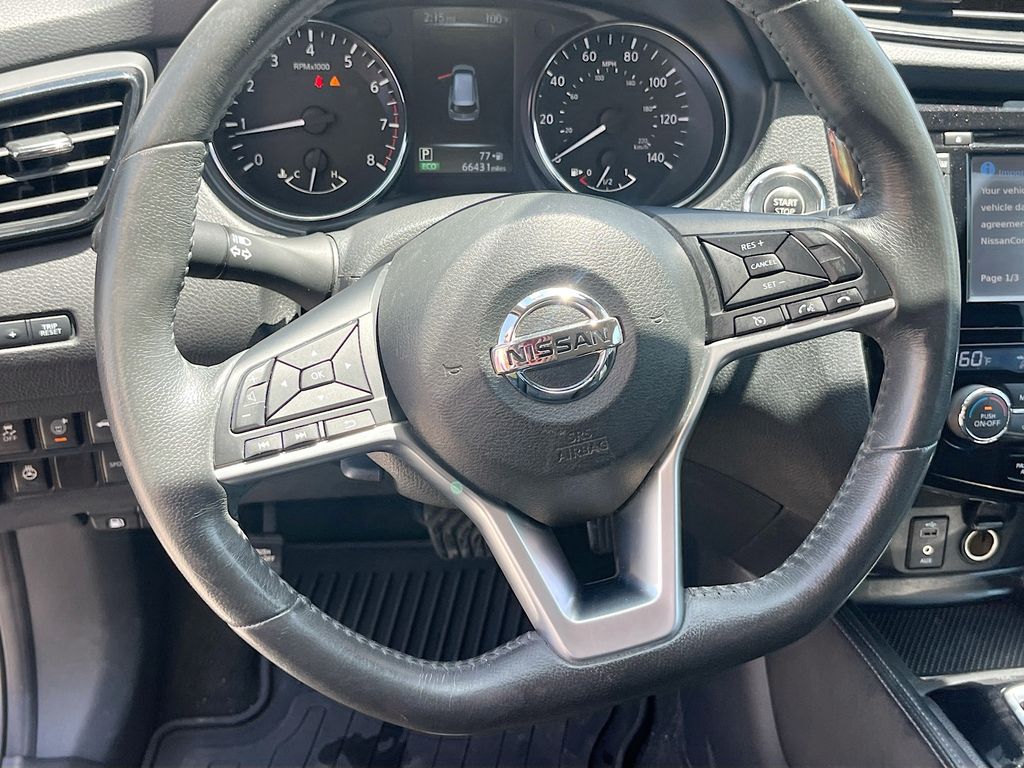 Used 2017 Blue Nissan SL image 11