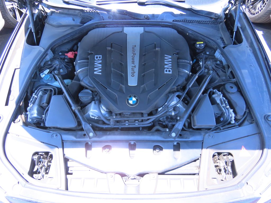 2016 BMW 5 Series 550i xDrive 13