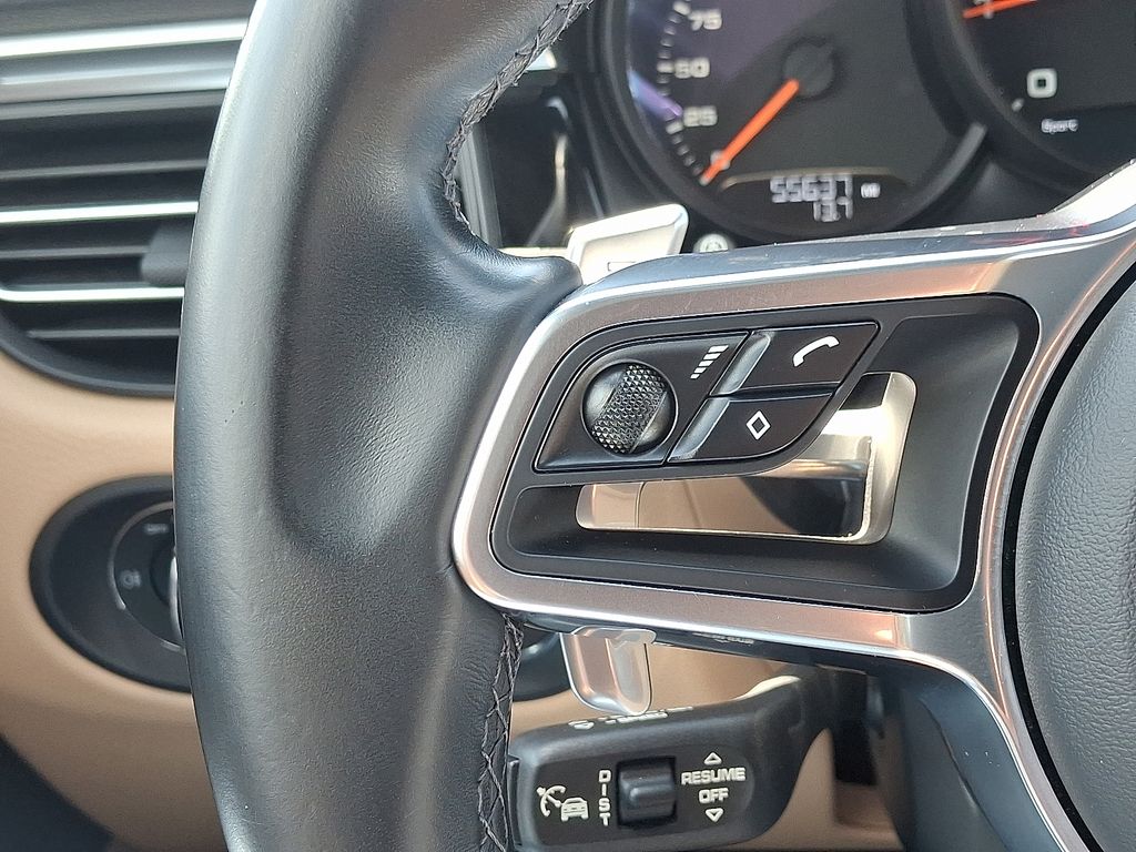 Thumbnail: 2021 Porsche Macan - 23