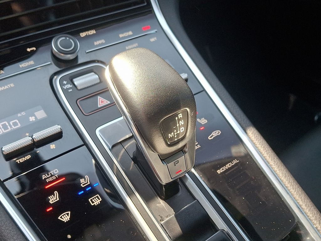 2022 Porsche Panamera 4 17