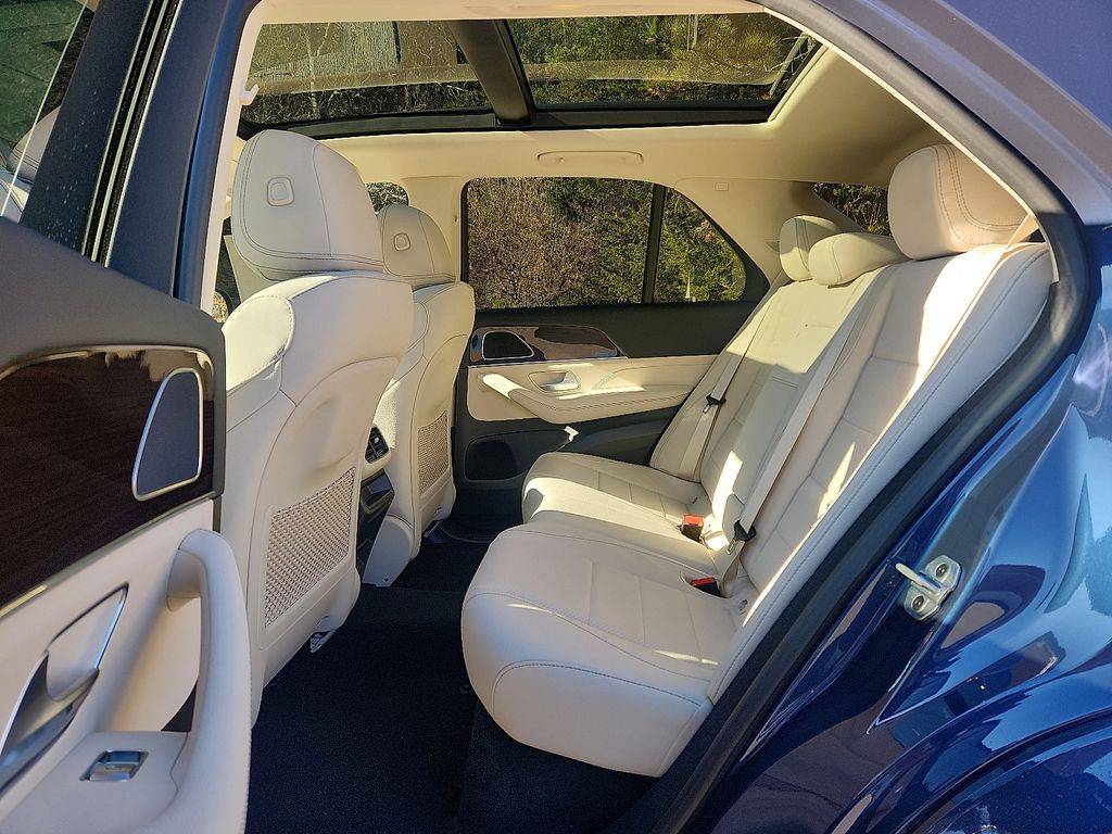 Thumbnail: 2026 Mercedes-Benz GLE - 6