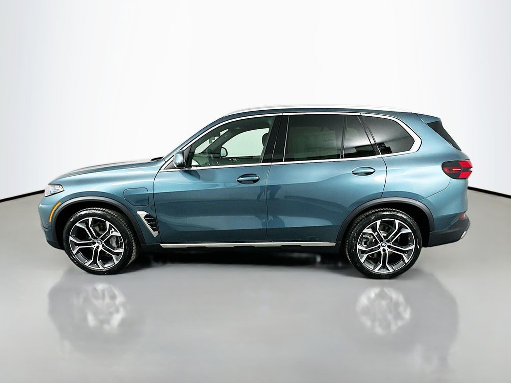 Thumbnail: 2026 BMW X5 - 8