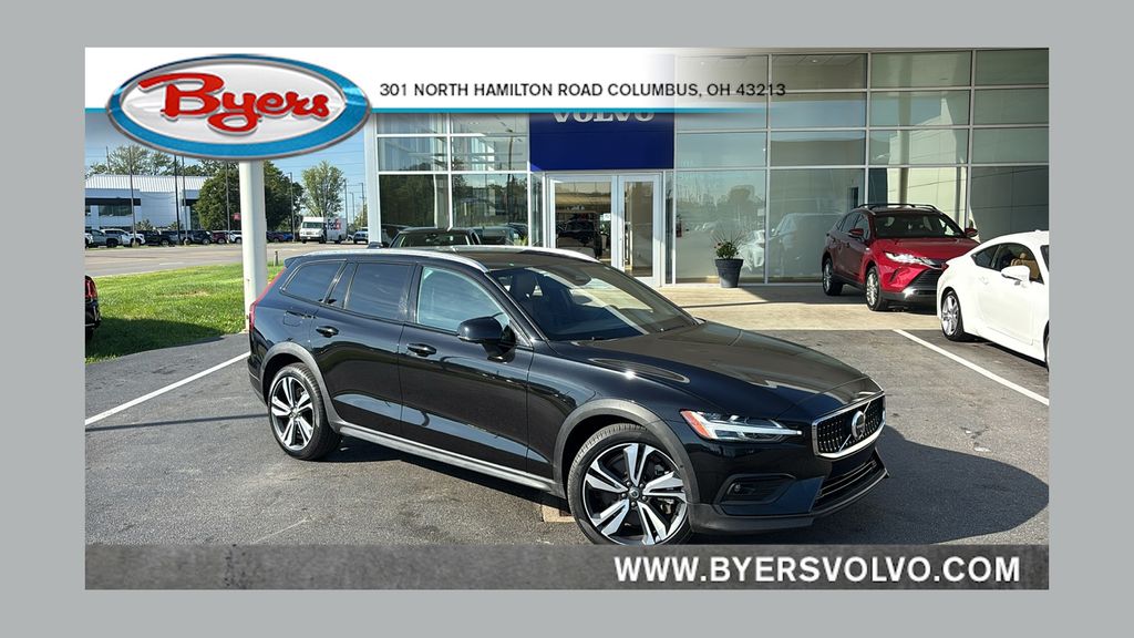 2025 Volvo V60 Cross Country B5 Plus AWD