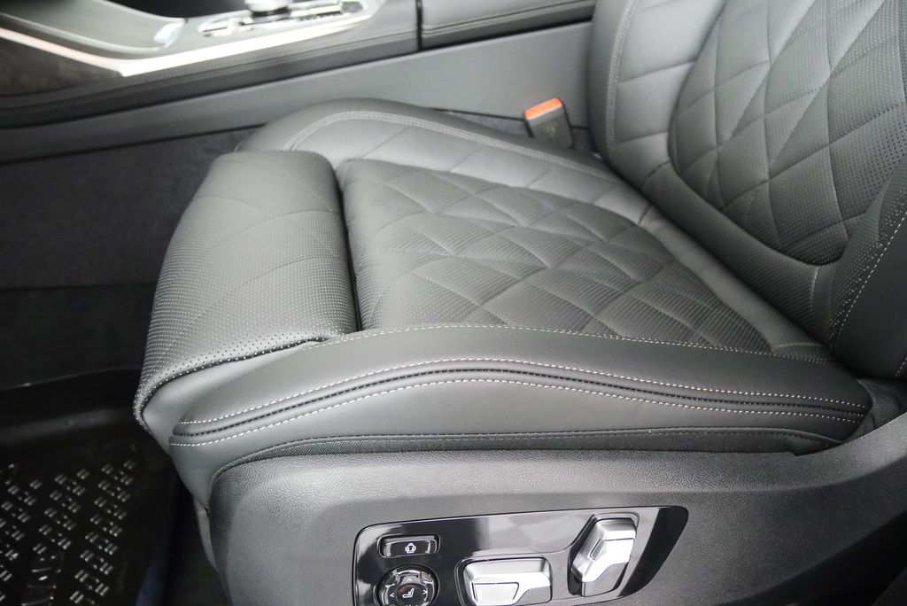 2026 BMW X7 xDrive40i 10