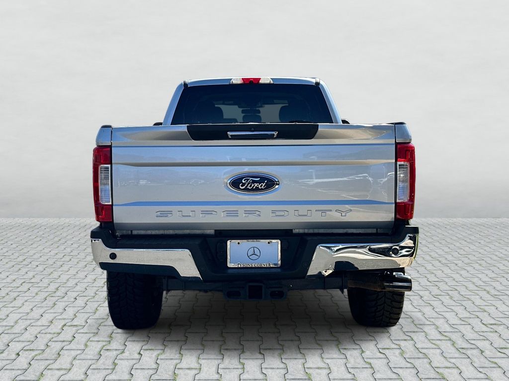 Thumbnail: 2019 Ford Econoline - 11