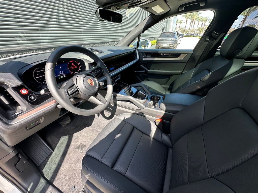 Thumbnail: 2026 Porsche Cayenne - 4