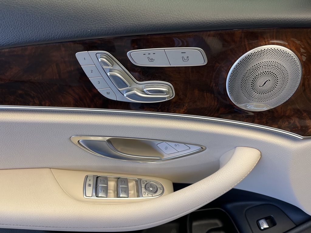 Thumbnail: 2019 Mercedes-Benz E-Class - 12