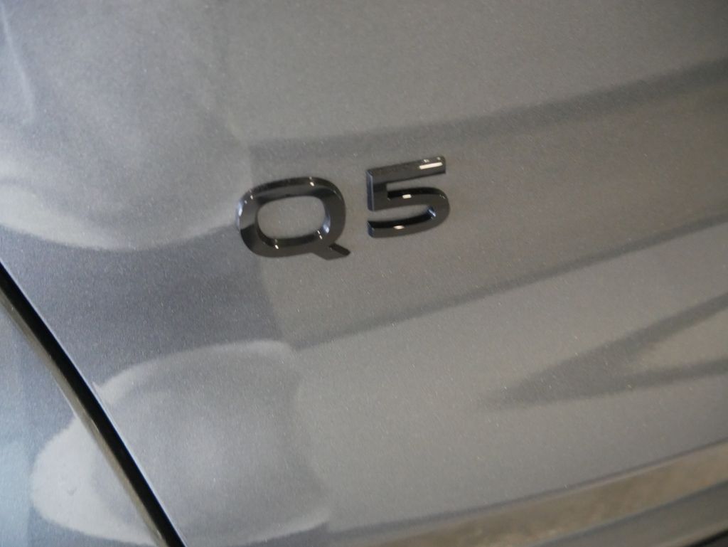 Thumbnail: 2026 Audi Q5 - 9