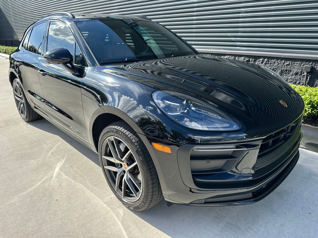 Thumbnail: 2024 Porsche Macan - 11